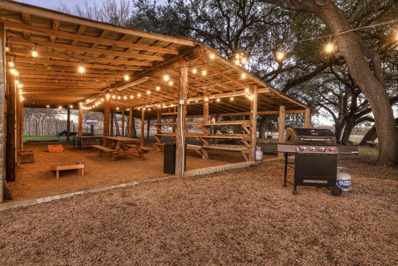 Olive St Ranch With Hottub-Grill And Party Barn Villa Fredericksburg Exterior photo