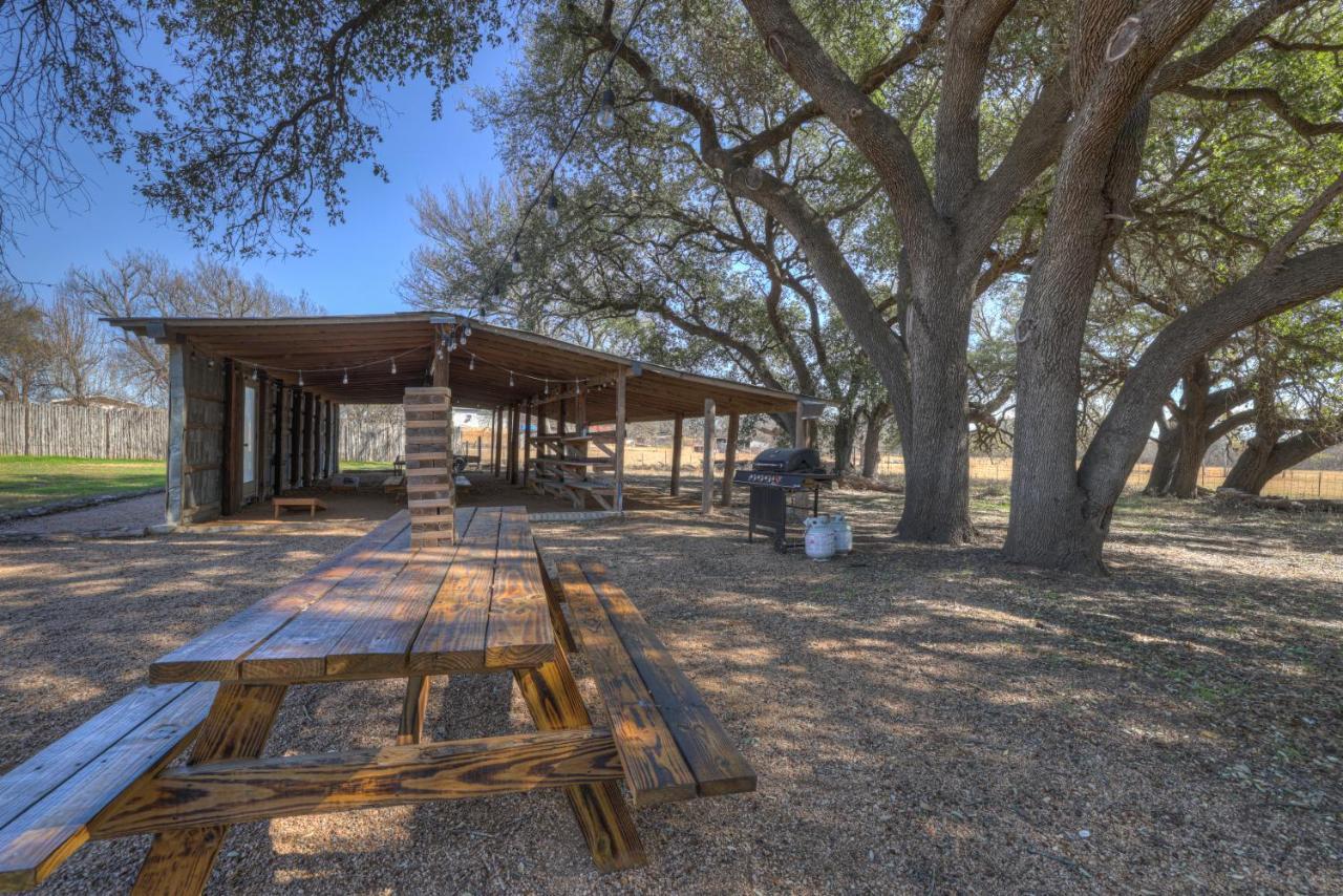 Olive St Ranch With Hottub-Grill And Party Barn Villa Fredericksburg Exterior photo